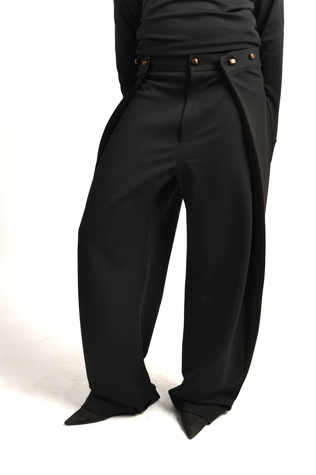 V TROUSER
